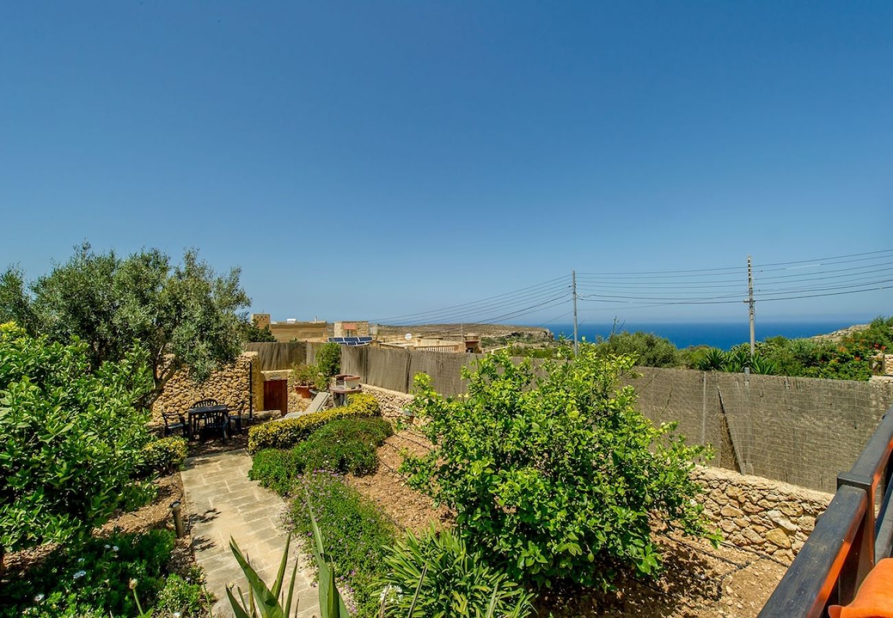 Country house in Qala - Hanini The Holiday Home