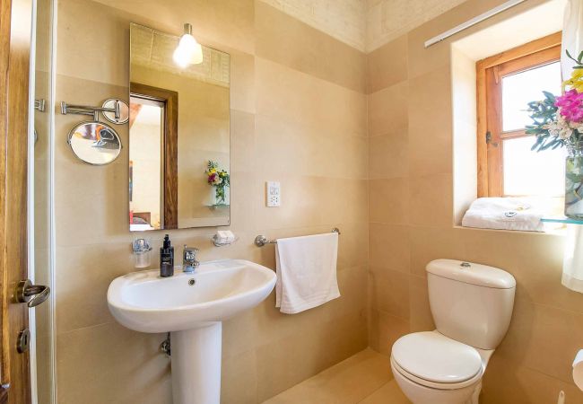 bathroom gozo holiday villa