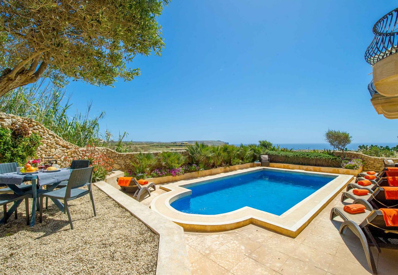 gozo holiday villa with private pool