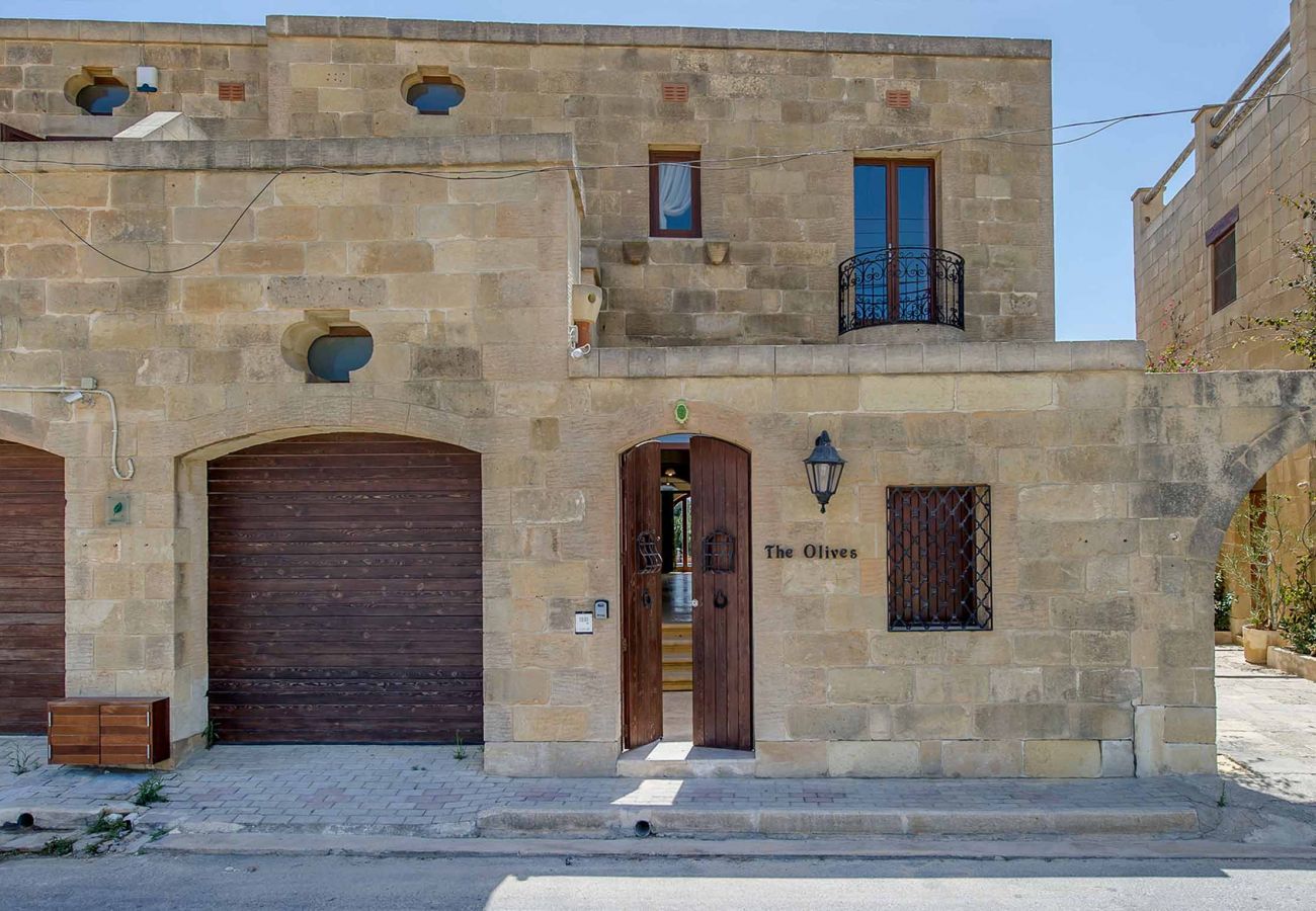 traditional villa in gozo