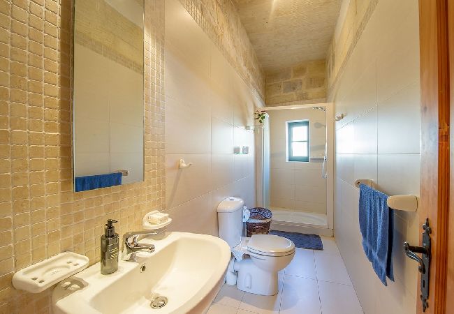 Country house in Ta' Kercem - Razzett Tuta Holiday Home Country house in Ta' Kercem - Razzett Tuta Holiday Home
