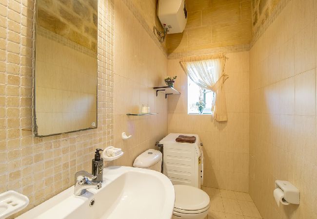 Country house in Ta' Kercem - Razzett Tuta Holiday Home Country house in Ta' Kercem - Razzett Tuta Holiday Home