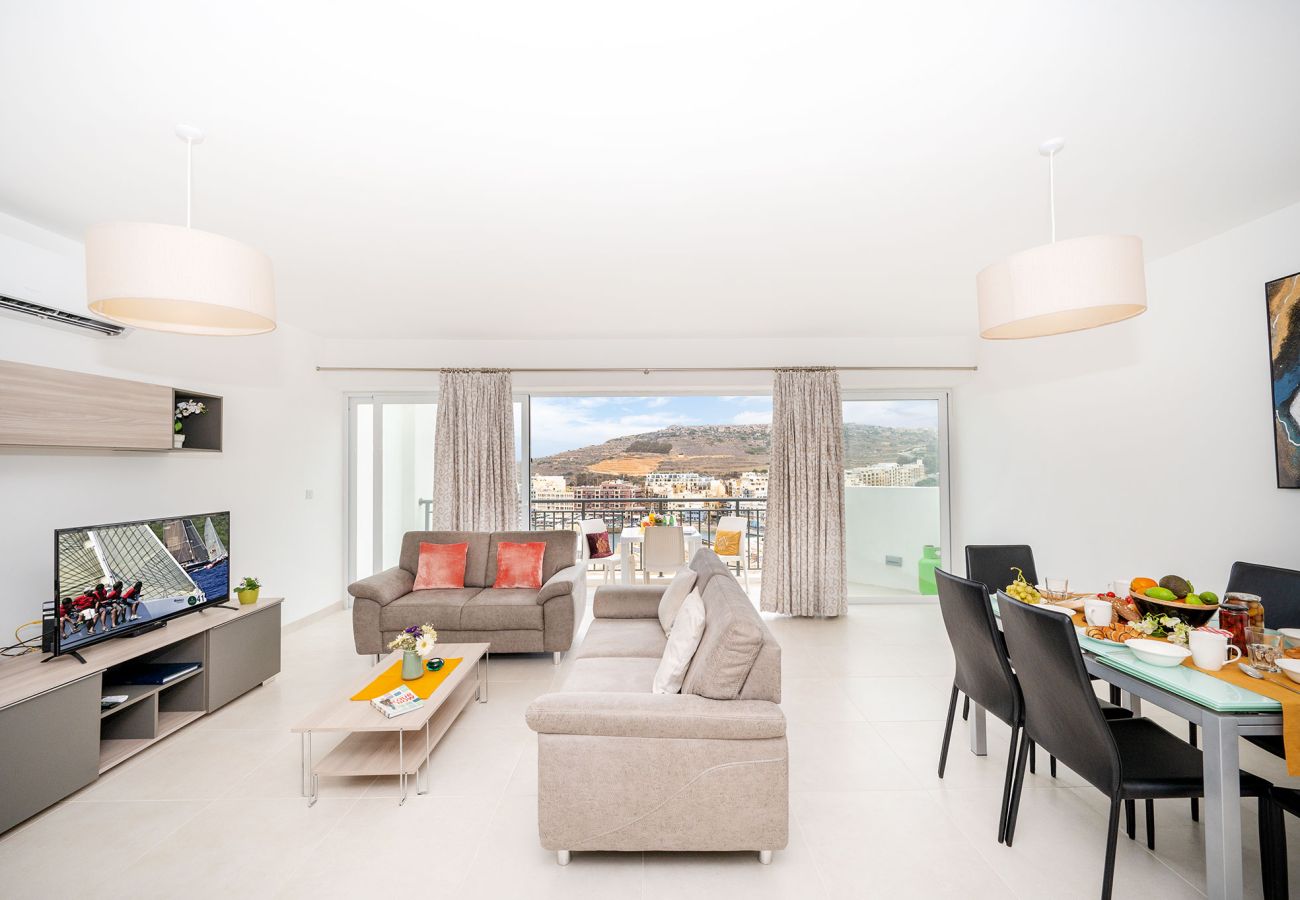 Apartment in Marsalforn - The Hillock Penthouse B17