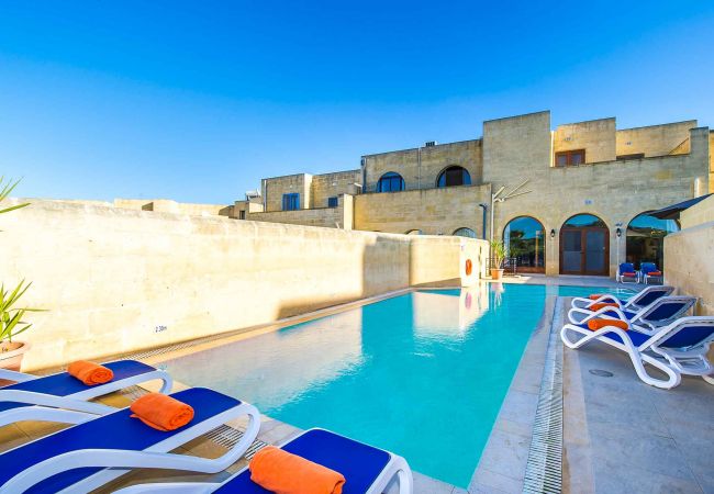 villa in gozo with pool