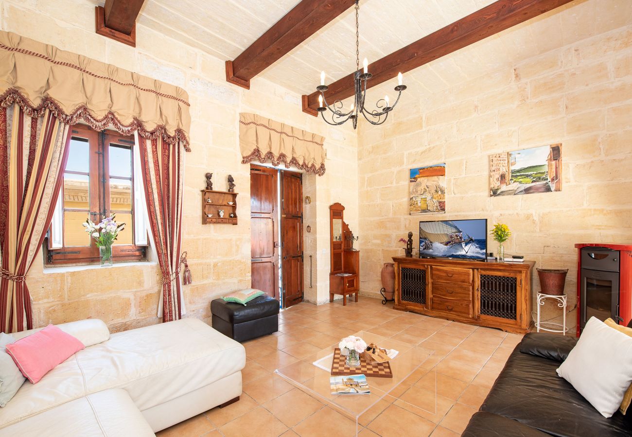Country house in Iż-Żebbuġ - Ta Indri Holiday Home