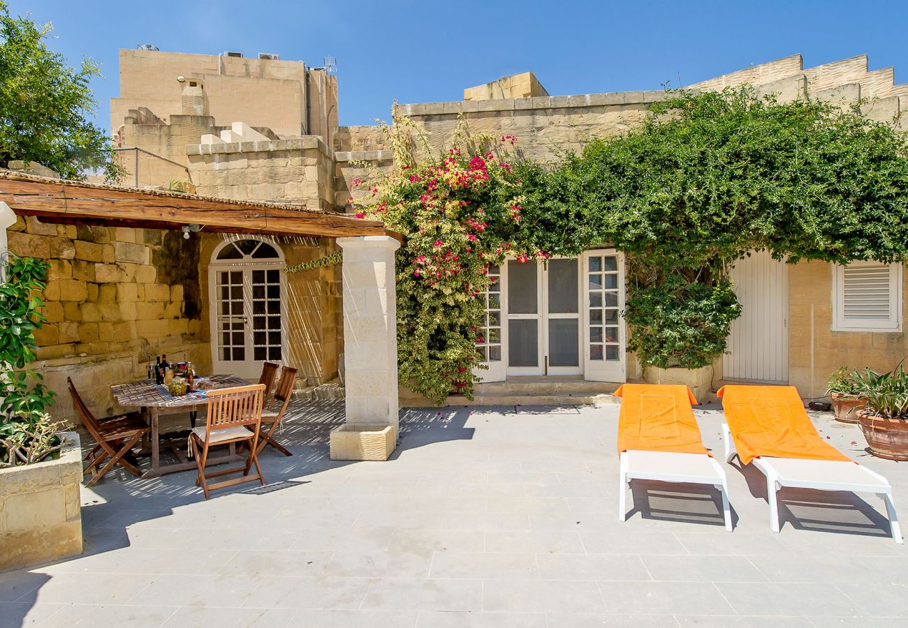 Country house in L-Għarb - Dar Guz Holiday Home